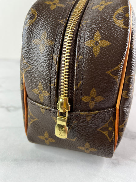 LOUIS VUITTON Monogram Toiletry Bag 25