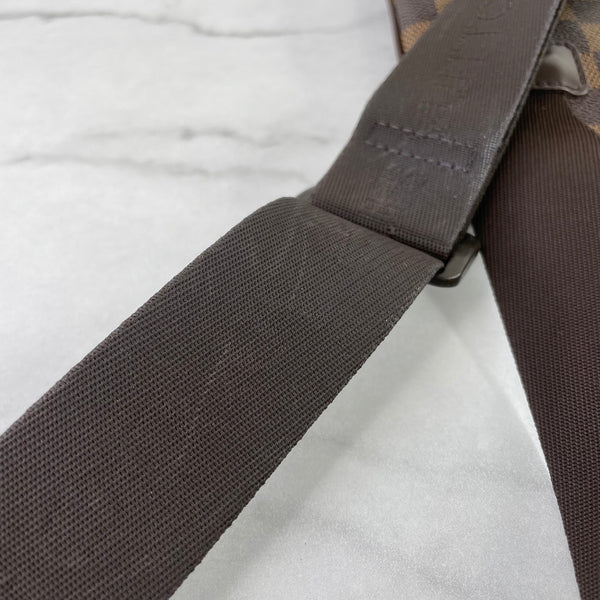 LOUIS VUITTON Damier Ebene Pochette Melville Crossbody/Shoulder Bag