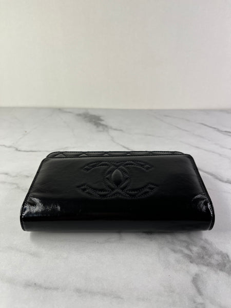 CHANEL Black CC Quilted Shiny Aged Calfskin Wallet On Chain crossbody/shoulder bag