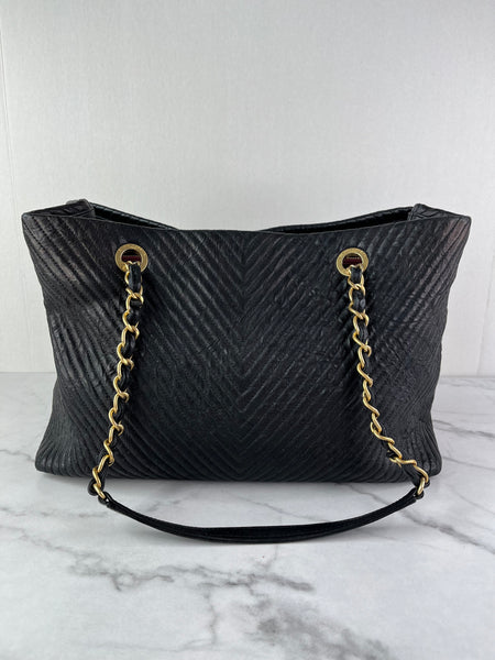 CHANEL Black Wrinkled Lambskin Chevron Quilted Surpique Tote Shoulder Bag