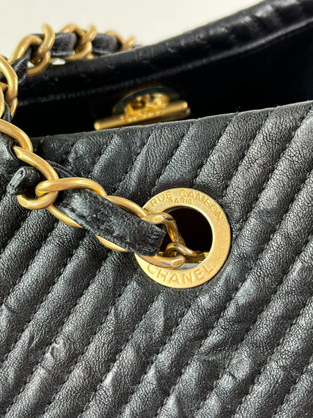 CHANEL Black Wrinkled Lambskin Chevron Quilted Surpique Tote Shoulder Bag