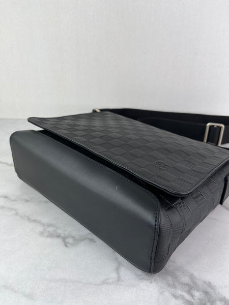 LOUIS VUITTON Unisex Black Damier Infini Leather District PM Messenger Crossbody/Shoulder Bag