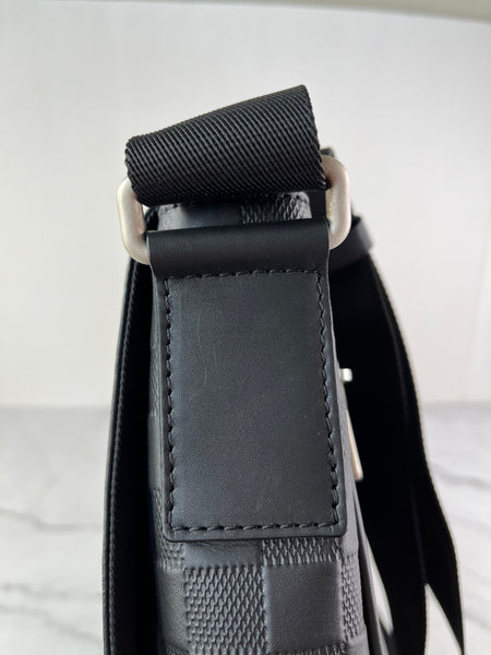 LOUIS VUITTON Unisex Black Damier Infini Leather District PM Messenger Crossbody/Shoulder Bag