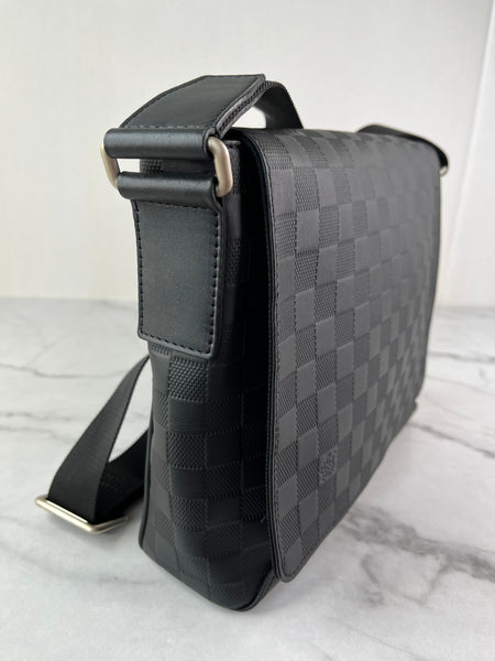 LOUIS VUITTON Unisex Black Damier Infini Leather District PM Messenger Crossbody/Shoulder Bag