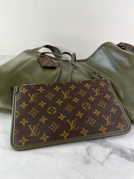 LOUIS VUITTON CarryAll Vibe MM Dark Kaki Shoulder/Crossbody Bag