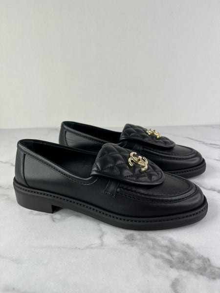 CHANEL Black Lambskin Quilted CC Turnlock Loafers Size 37