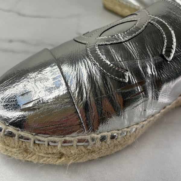 CHANEL Silver Metallic Laminated CC Espadrilles Size 37