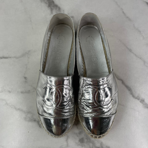 CHANEL Silver Metallic Laminated CC Espadrilles Size 37