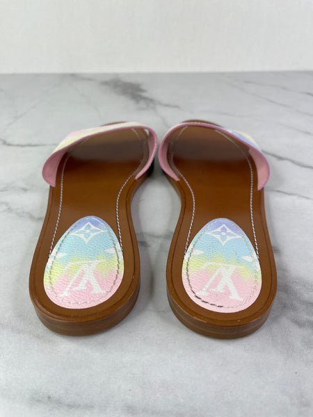 LOUIS VUITTON Escale Pastel Lock It Monogram Flat Mules Size 37