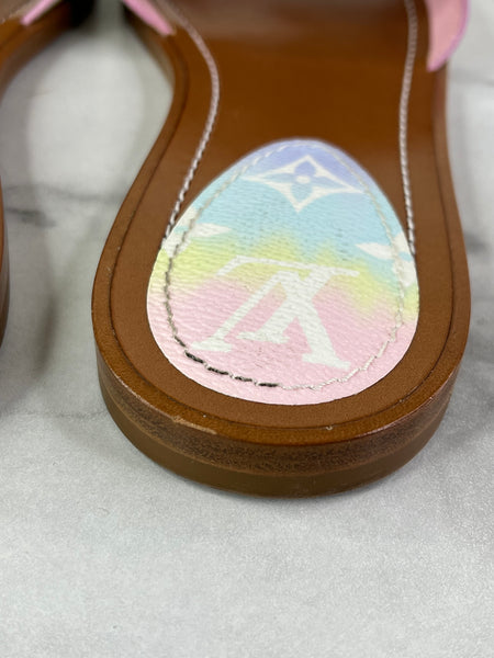 LOUIS VUITTON Escale Pastel Lock It Monogram Flat Mules Size 37