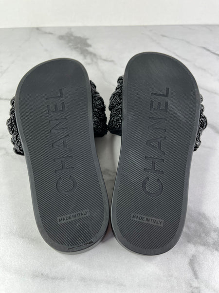 CHANEL Black Leather and Beaded Pearls CC Pool Slides Size 37