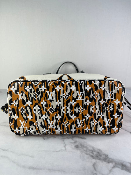 LOUIS VUITTON Monogram Giant Jungle Neverfull MM Tote Shoulder Bag