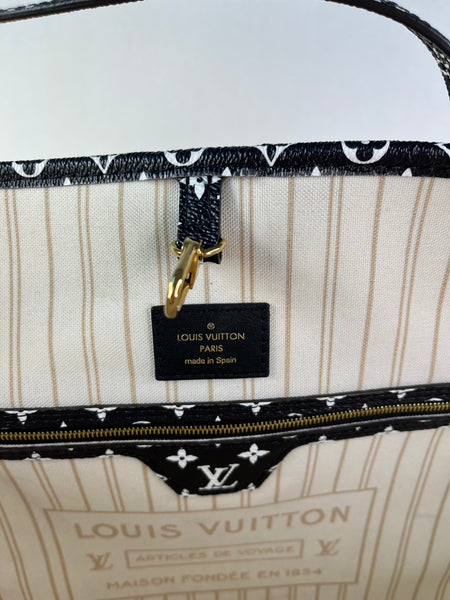 LOUIS VUITTON Monogram Giant Jungle Neverfull MM Tote Shoulder Bag