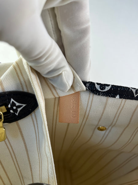 LOUIS VUITTON Monogram Giant Jungle Neverfull MM Tote Shoulder Bag