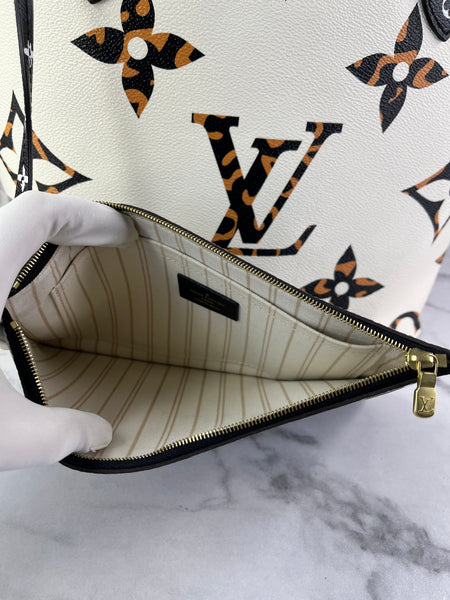 LOUIS VUITTON Monogram Giant Jungle Neverfull MM Tote Shoulder Bag
