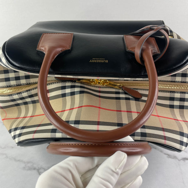 BURBERRY ARCHIVE BEIGE Medium Leather and Vintage Check Cube Shoulder Bag