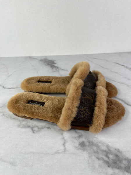 LOUIS VUITTON Monogram Canvas / Shearling Mink Fur Lock It Mule Slides Size 37