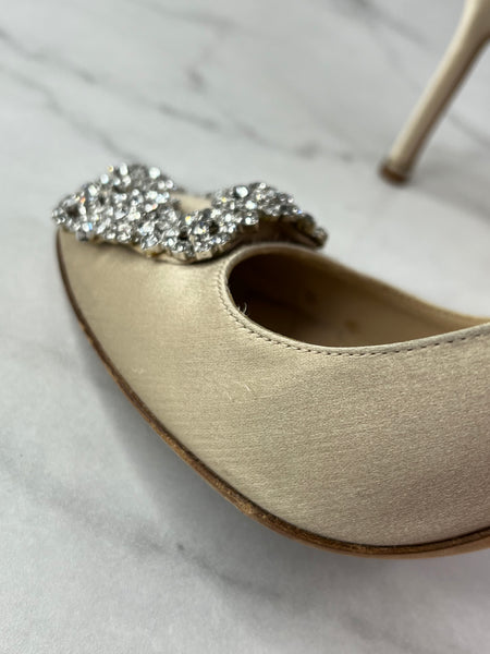 MANOLO BLAHNIK HANGISI Champagne Satin Jewel Buckle Pumps Size 35.5