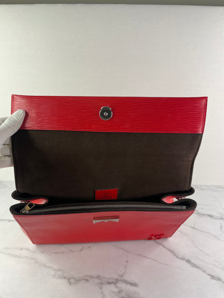 Louis Vuitton Red Epi Cluny MM Shoulder Bag