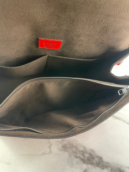 Louis Vuitton Red Epi Cluny MM Shoulder Bag