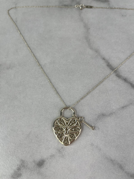 TIFFANY Sterling Silver Filigree Heart Key Pendant Necklace