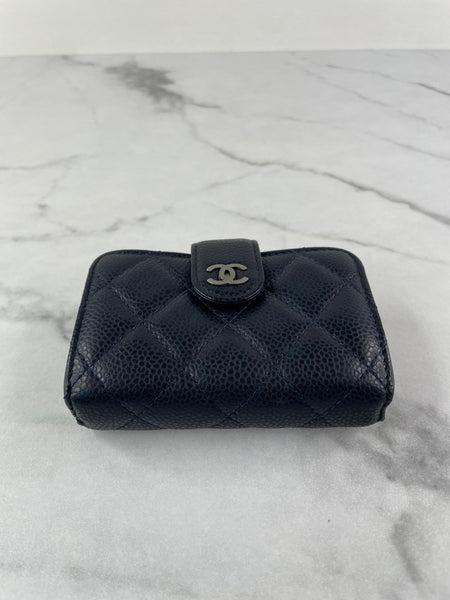 CHANEL Dark Navy Caviar Quilted Gusseted Card Holder