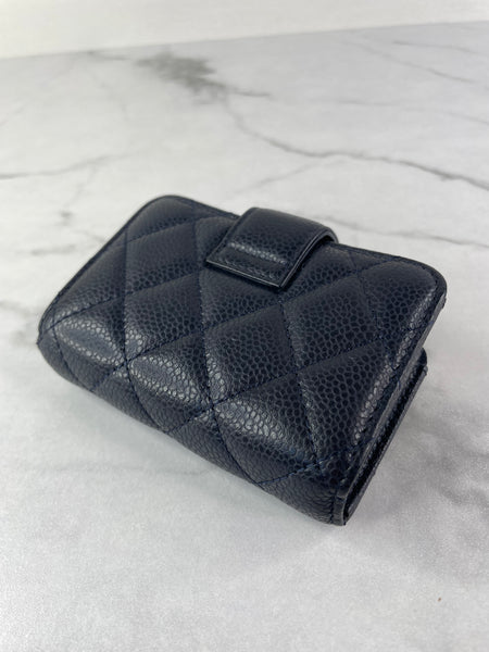 CHANEL Dark Navy Caviar Quilted Gusseted Card Holder
