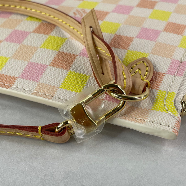 Louis Vuitton Damierlicious Collection Damier Peach Pink Wristlet/Clutch