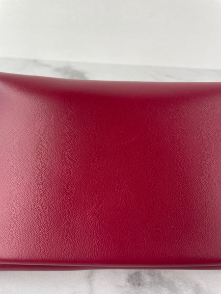 Valentino Deep Scarlet Vlogo Chain Clutch Crossbody/Shoulder Bag