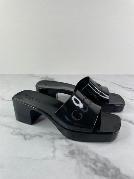 GUCCI Black Rubber Gucci Logo Slide Sandals Size 36