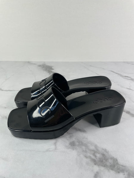 GUCCI Black Rubber Gucci Logo Slide Sandals Size 36