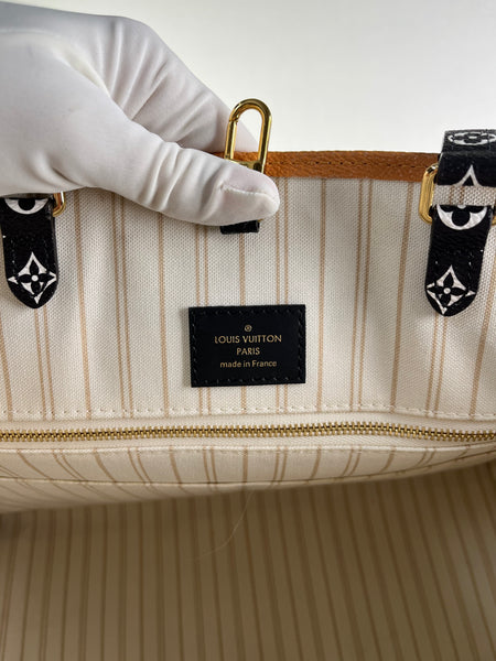 LOUIS VUITTON Caramel Brown/Ivory Monogram Giant Jungle Onthego GM Tote Bag
