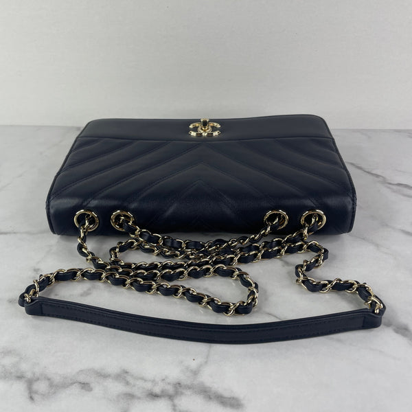 Chanel Navy Blue Chevron Quilted Leather Single Flap Crossbody/Shoulder Bag