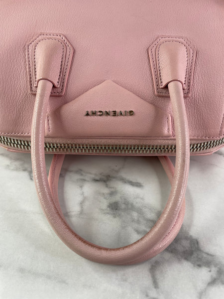 GIVENCHY Pink Grained Leather Small Antigona Shoulder Bag