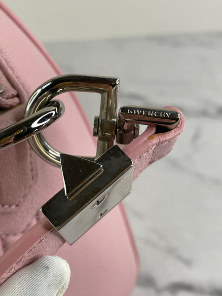 GIVENCHY Pink Grained Leather Small Antigona Shoulder Bag