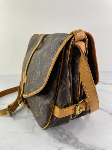 LOUIS VUITTON Monogram Saumur 30 Crossbody/Shoulder Bag