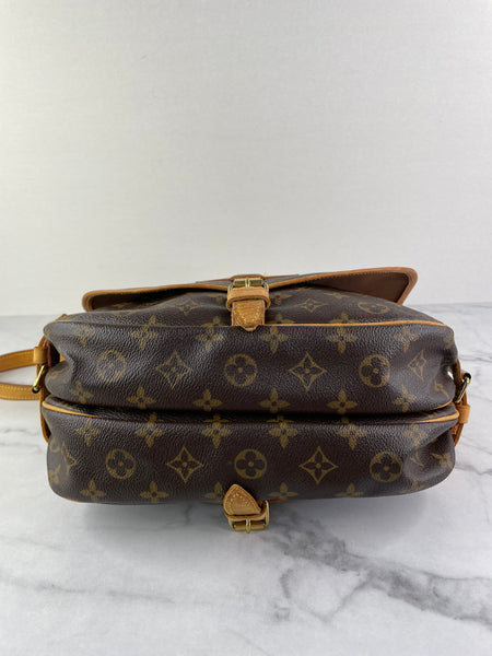 LOUIS VUITTON Monogram Saumur 30 Crossbody/Shoulder Bag