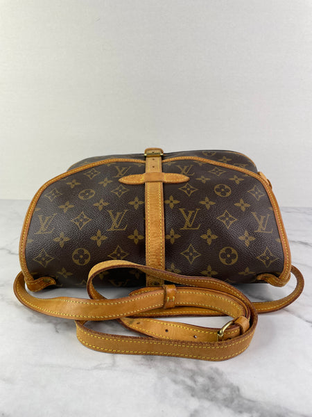 LOUIS VUITTON Monogram Saumur 30 Crossbody/Shoulder Bag