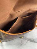 LOUIS VUITTON Monogram Saumur 30 Crossbody/Shoulder Bag