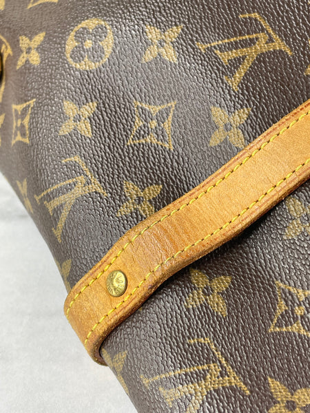 LOUIS VUITTON Monogram Saumur 30 Crossbody/Shoulder Bag