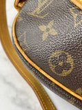 LOUIS VUITTON Monogram Saumur 30 Crossbody/Shoulder Bag
