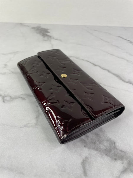 LOUIS VUITTON Amarante Monogram Vernis Sarah Walle