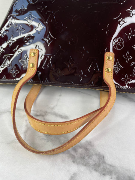 LOUIS VUITTON Amarante Vernis Bellevue PM Bag