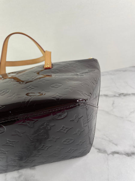 LOUIS VUITTON Amarante Vernis Bellevue PM Bag