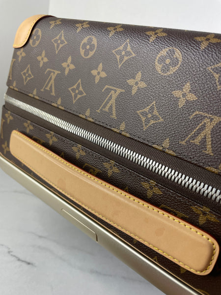 LOUIS VUITTON Monogram Canvas HORIZON 55 Luggage