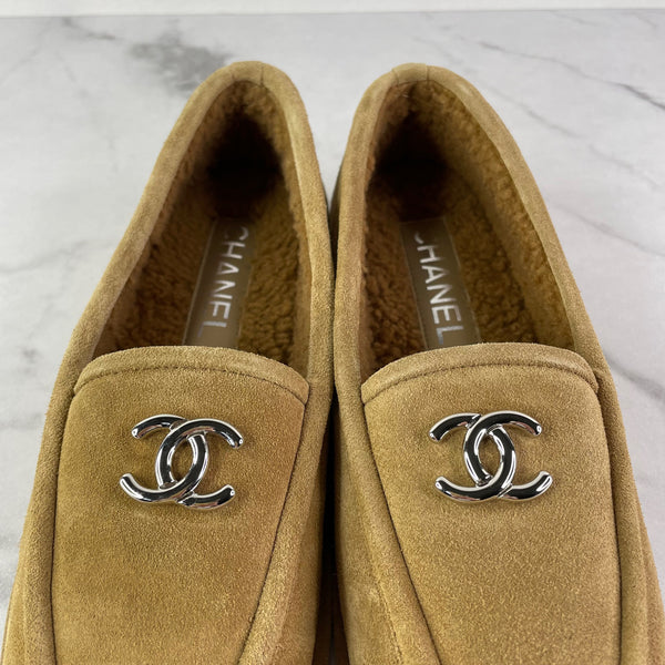 Chanel 24K 2024 Dark Beige Suede Calfskin Shearling Loafers/Moccasins Size 38.5