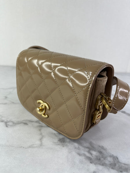 CHANEL Beige Quilted Shiny Calfskin/Suede Goatskin Mini Messenger Shoulder/Crossbody Bag