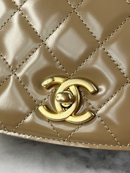 CHANEL Beige Quilted Shiny Calfskin/Suede Goatskin Mini Messenger Shoulder/Crossbody Bag