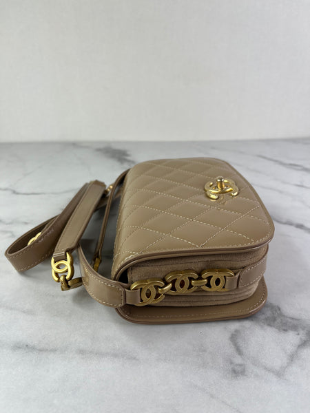CHANEL Beige Quilted Shiny Calfskin/Suede Goatskin Mini Messenger Shoulder/Crossbody Bag