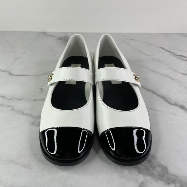 CHANEL Black/White CC Logo MARY JANES Patent Toe Flats Size 38.5